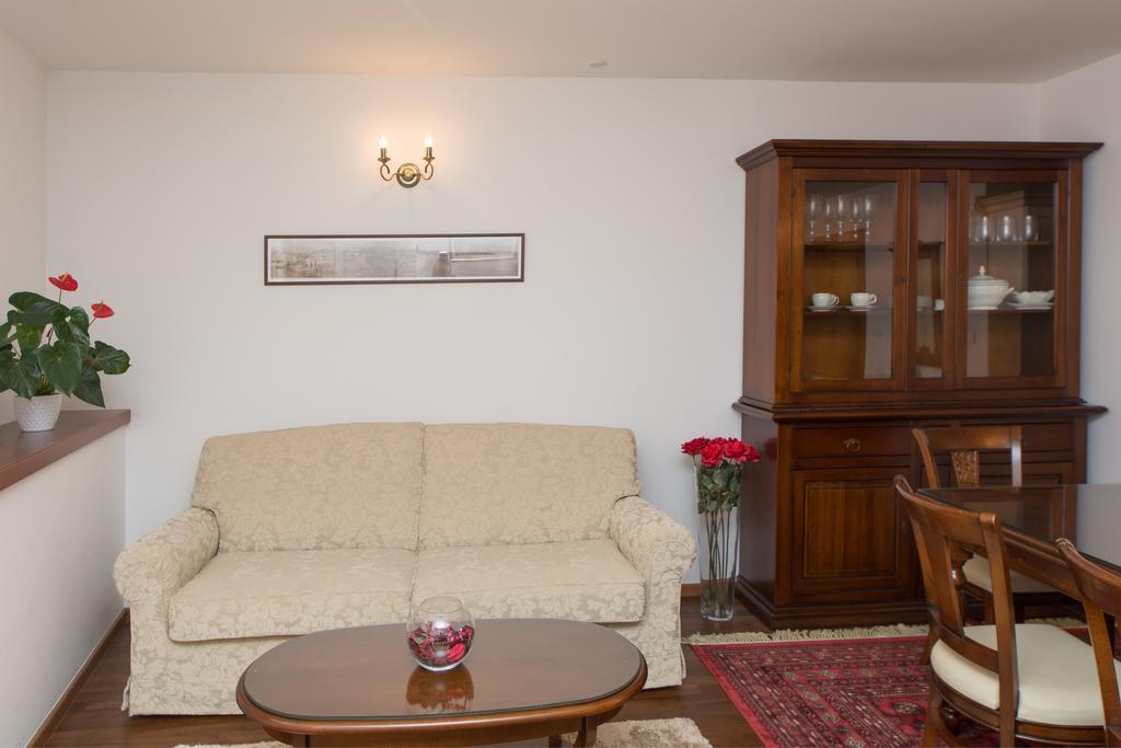 Old Town Three Bedroom Apartment Asti Mande 1 Split