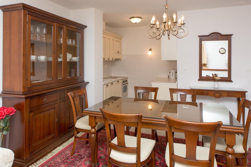 Old Town Three Bedroom Apartment Asti Mande 1