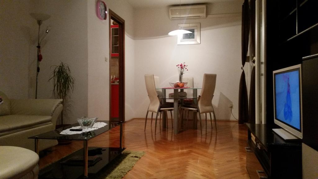 Apartment Joker Split