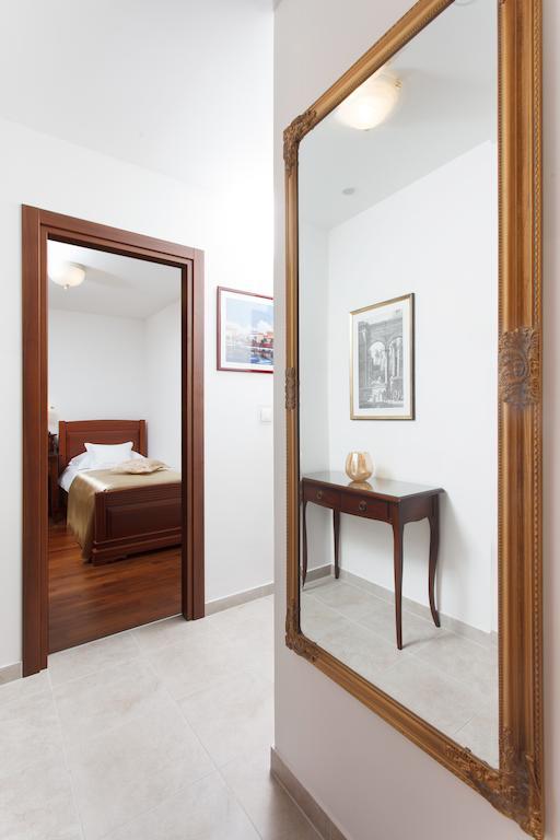 Old Town Three Bedroom Apartment Asti Mande 1 Split