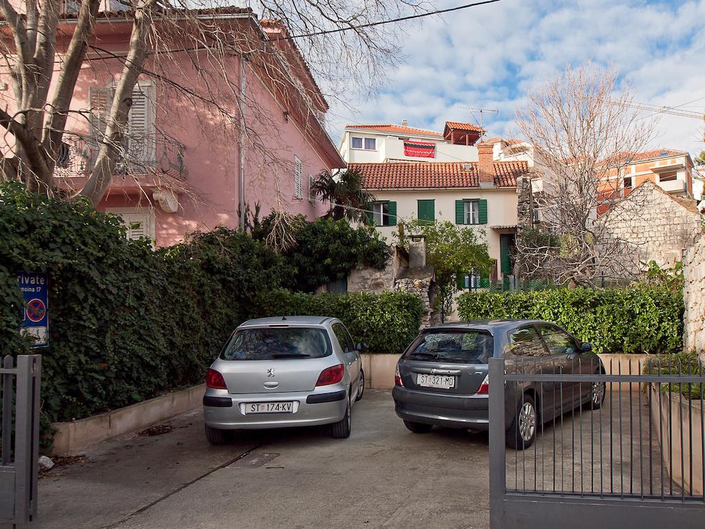 Leta With Parking Split