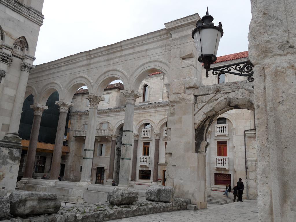Mladena Split