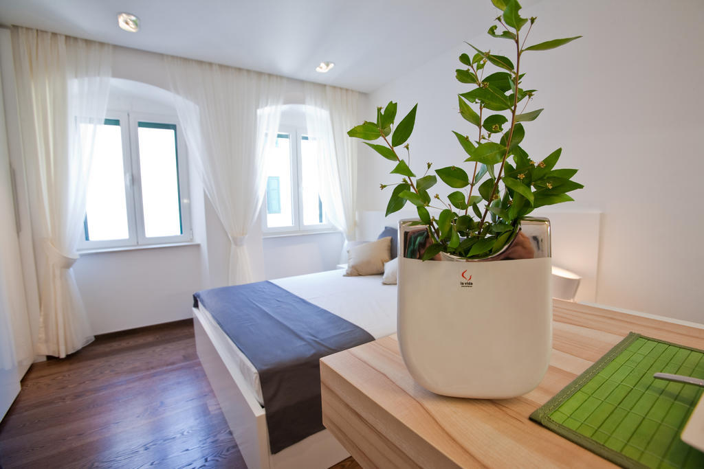Speruna Luxury Split