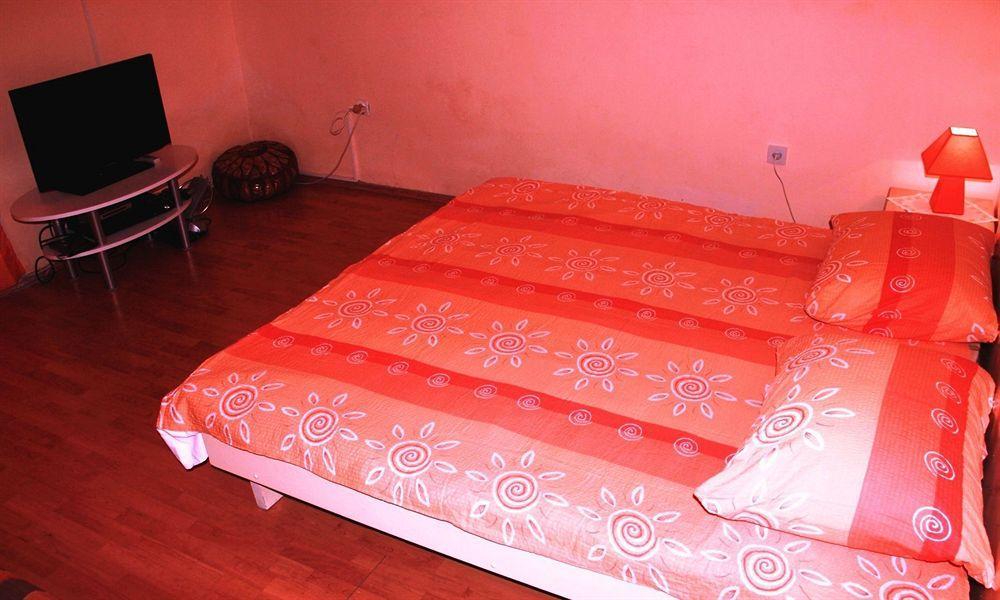 Guest House With Garden - Zuvan Split