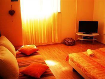 Guest House With Garden - Zuvan Split