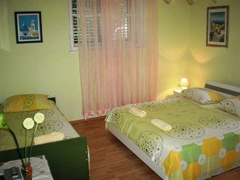 Guest house Guest House With Garden - Zuvan Split