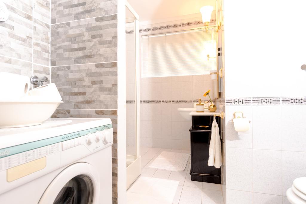 Apartment Mandalina *