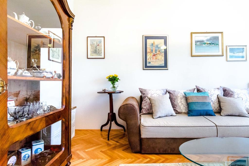 Apartment Mandalina *