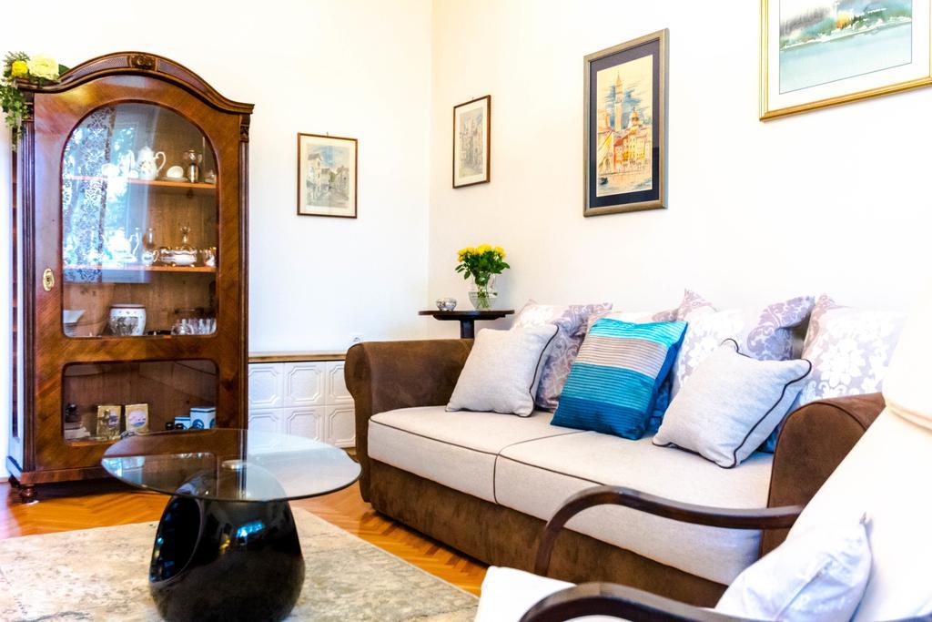 Apartment Mandalina *