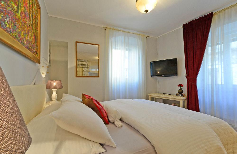 Guest house Tri Lava Luxury Living Split