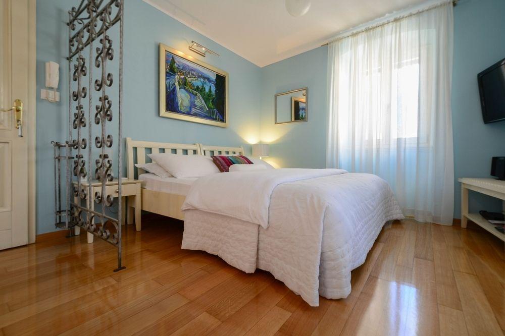 Guest house Tri Lava Luxury Living 4*