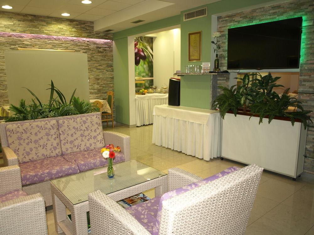 Hotel More 3*