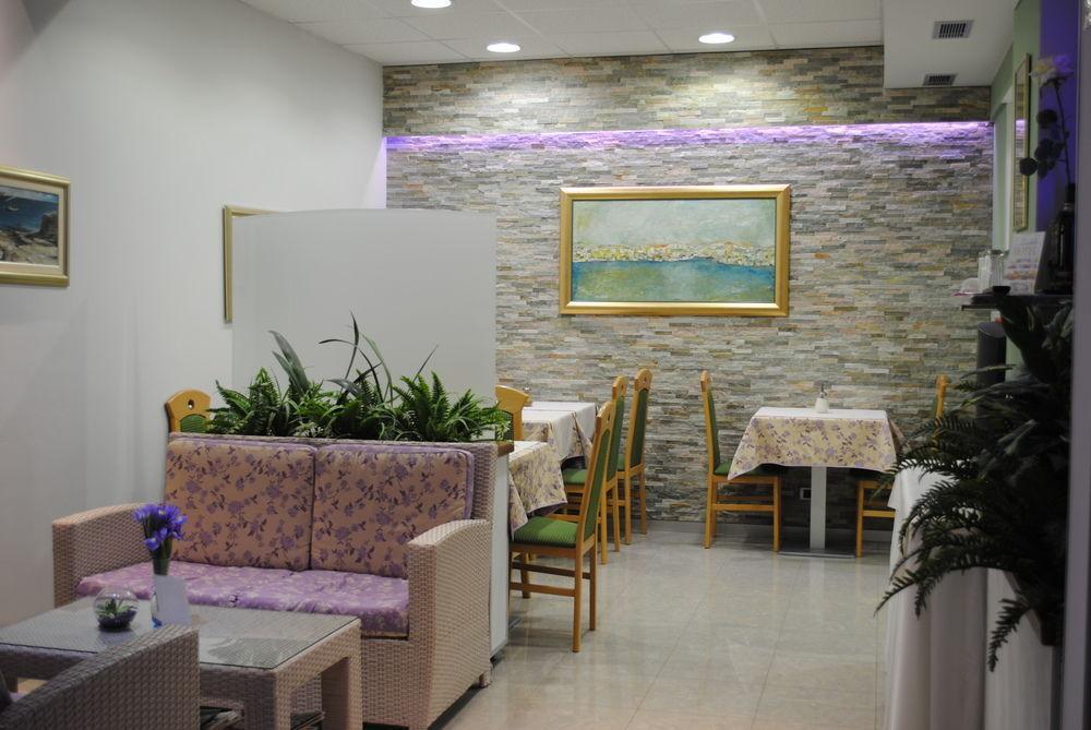 Hotel More 3*