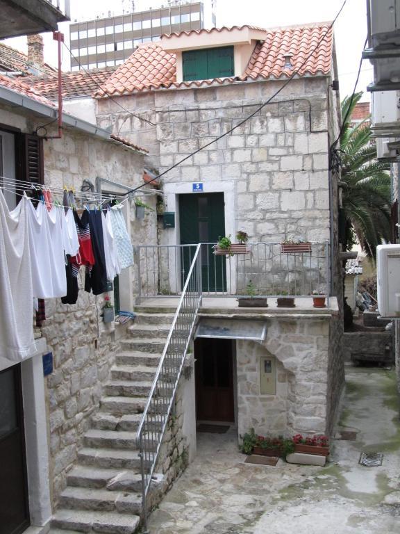 And Petra Gostinjska kuća
