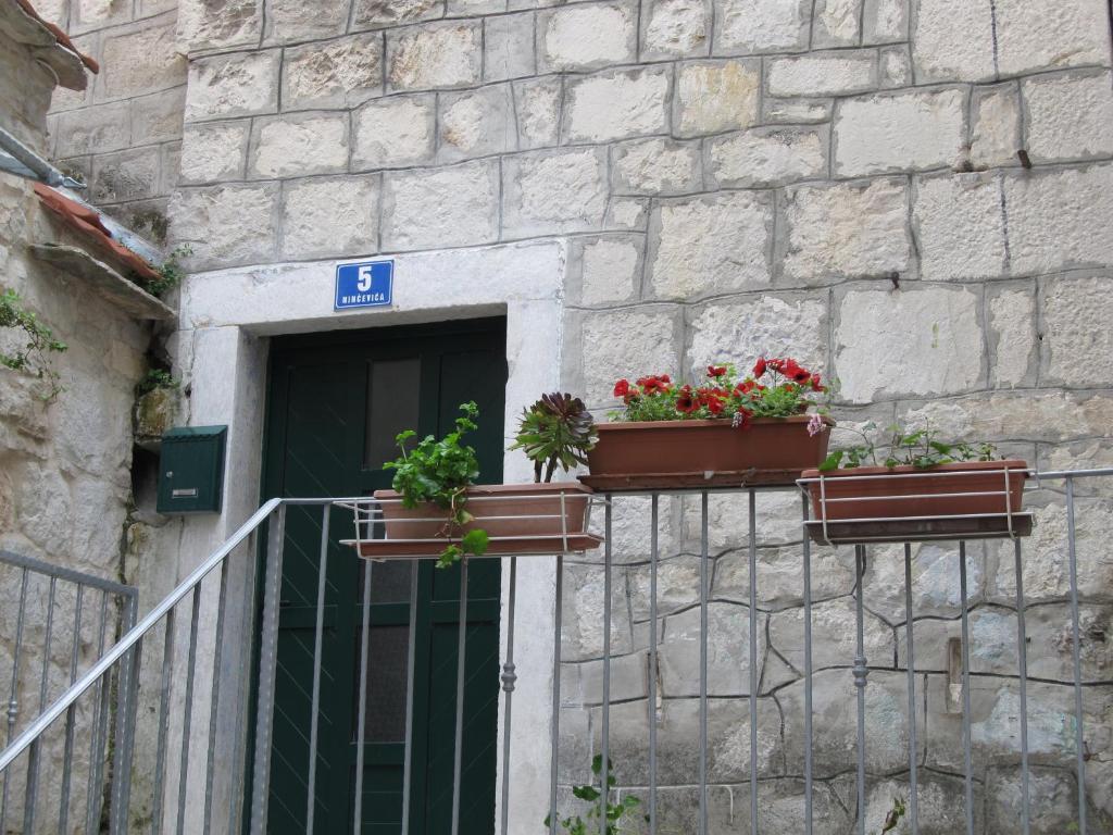 And Petra Gostinjska kuća