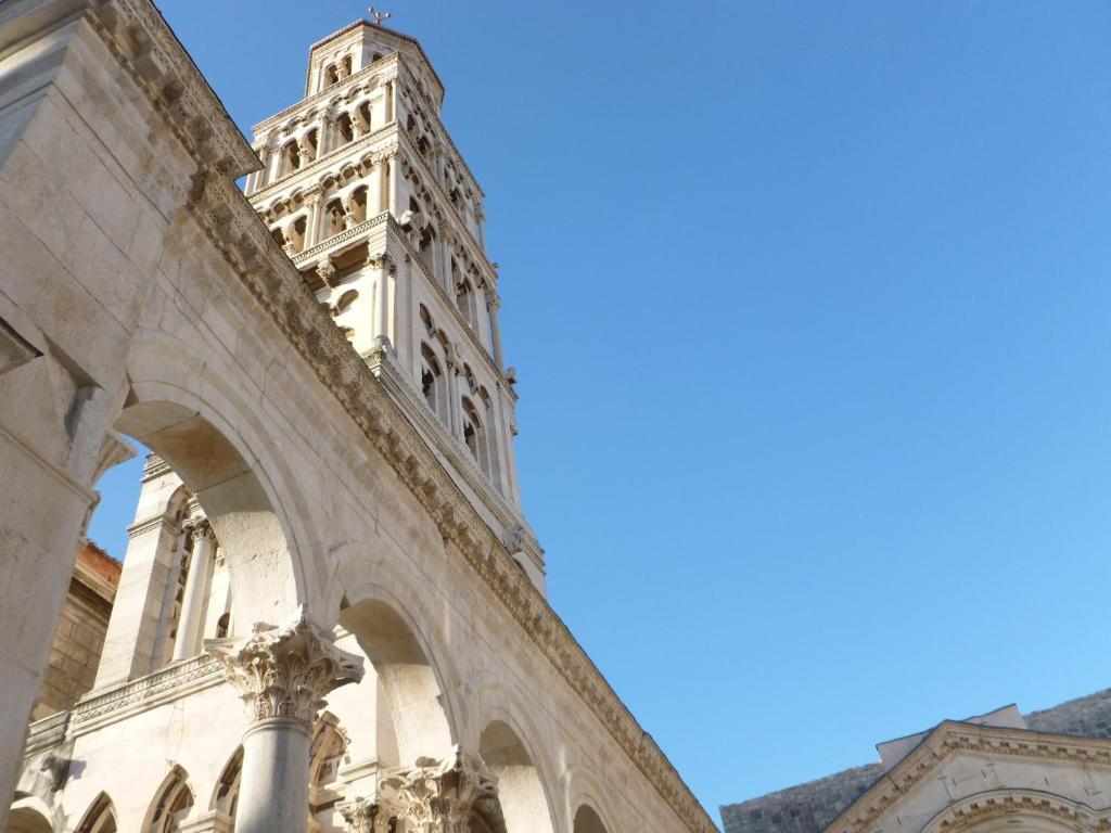 Old Town Three Bedroom Apartment Asti Mande 1 Apartment *