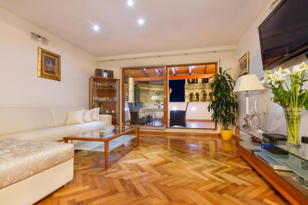 Apartamento Penthouse Matkovic *