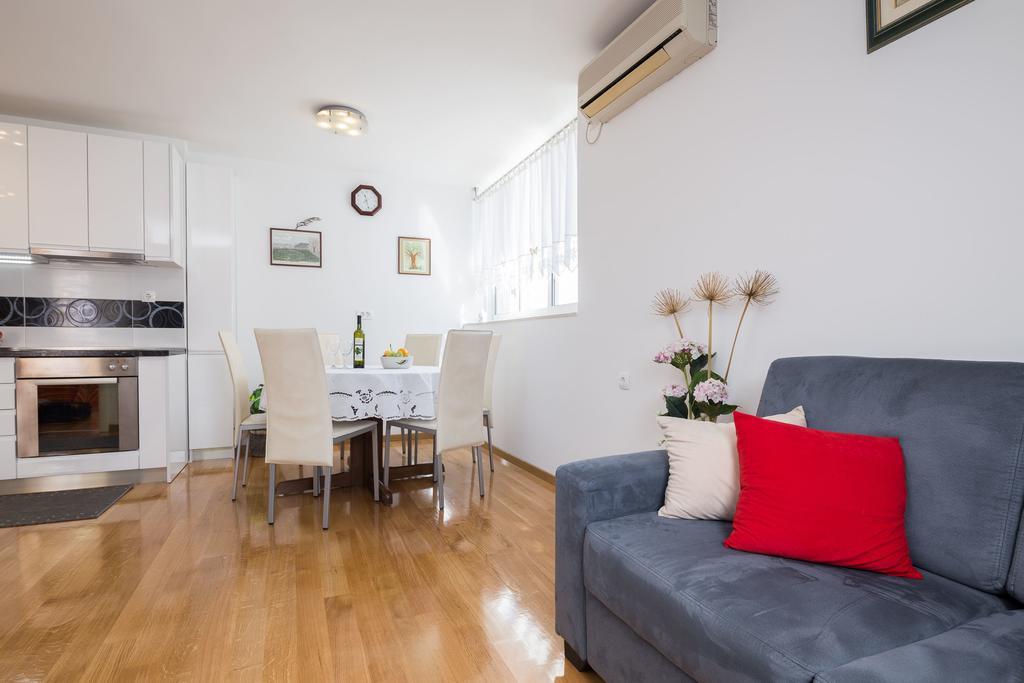 Mirjana Apartment *