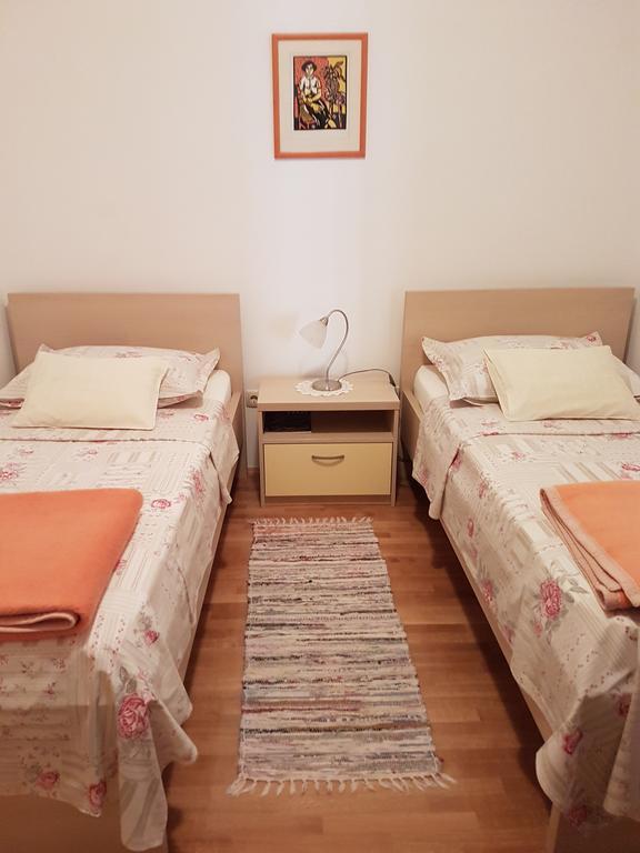 Viola Apartment Split