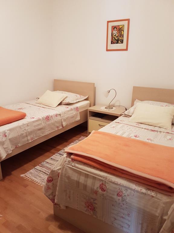 Viola Apartment Split