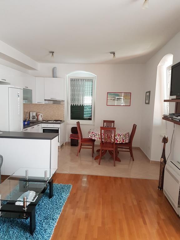 Viola Apartment *