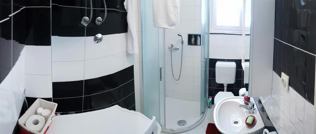 Apartment Samp *