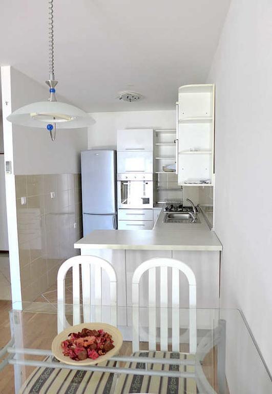 Summertime Apartment Split