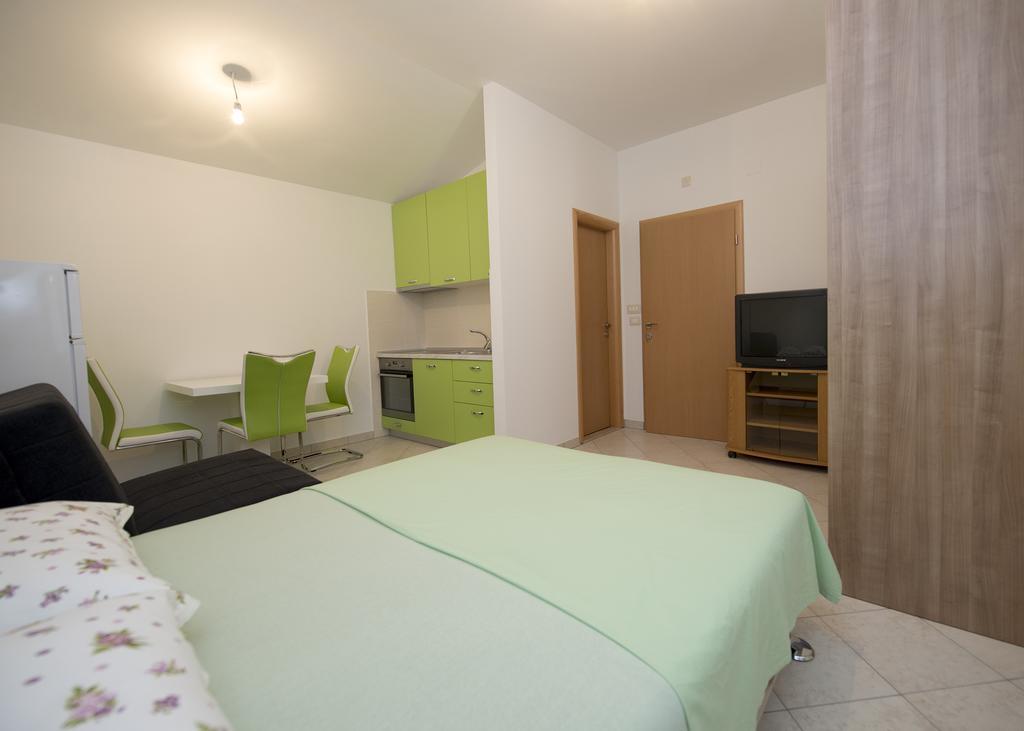Studio Tesija Apartment *