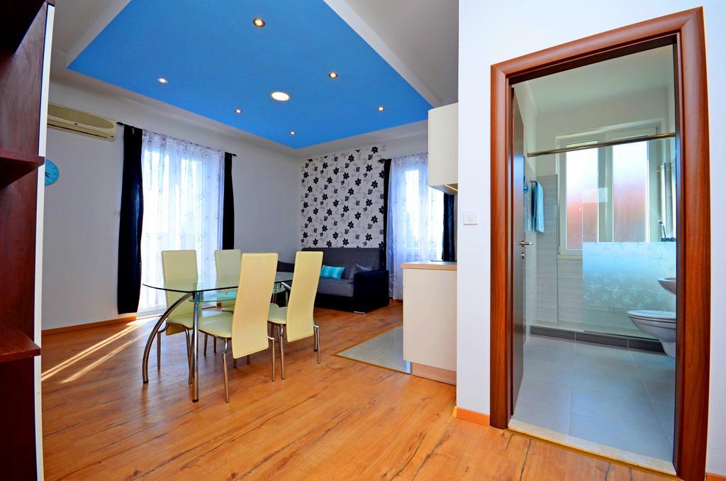 Apartment Violet Sea Breeze Split