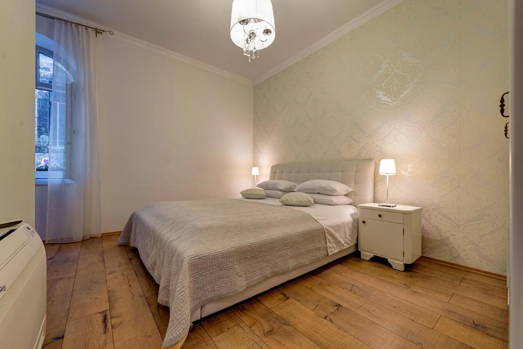 Temple Luxury & Split