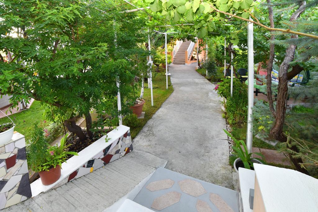 Enjoy You Apartment Split