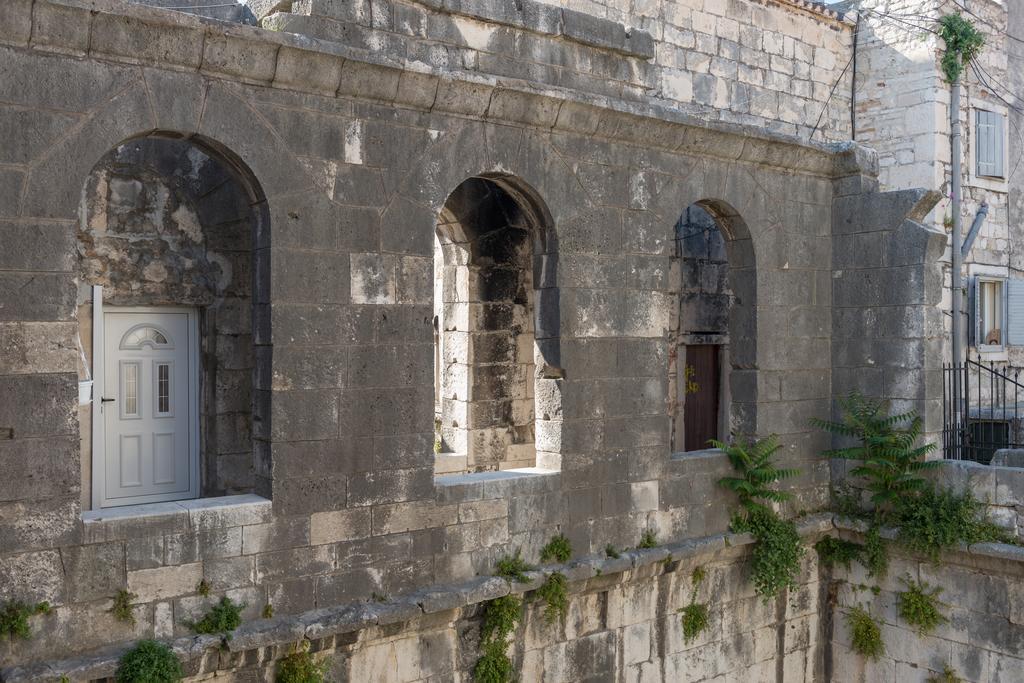 Temple Luxury & Split
