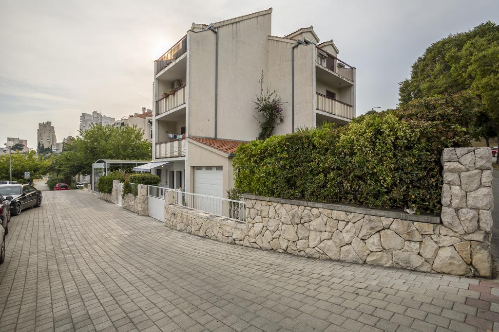 Lusea Apartment *
