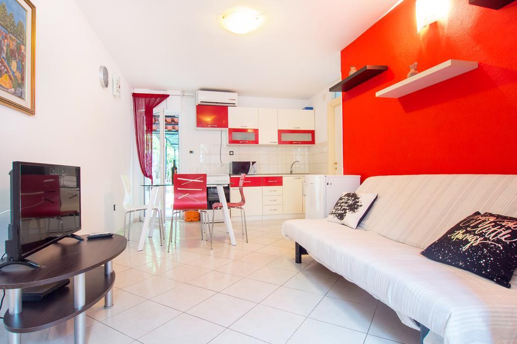 Private House With Garden Near The Bacvice Beach - Ksenia Apartment