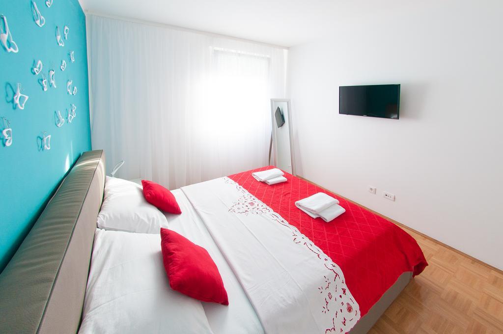 Rafael Apartment