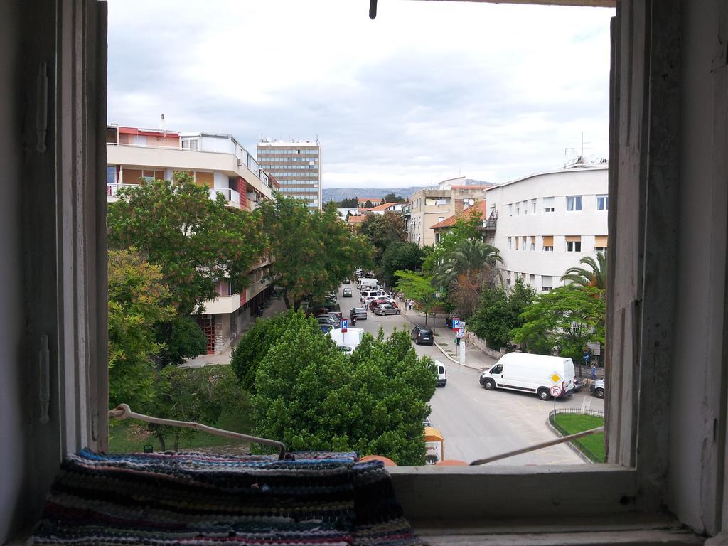 Felix Apartment Split