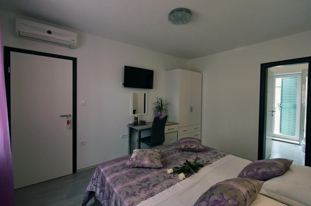 Kuzma And Apartment Split
