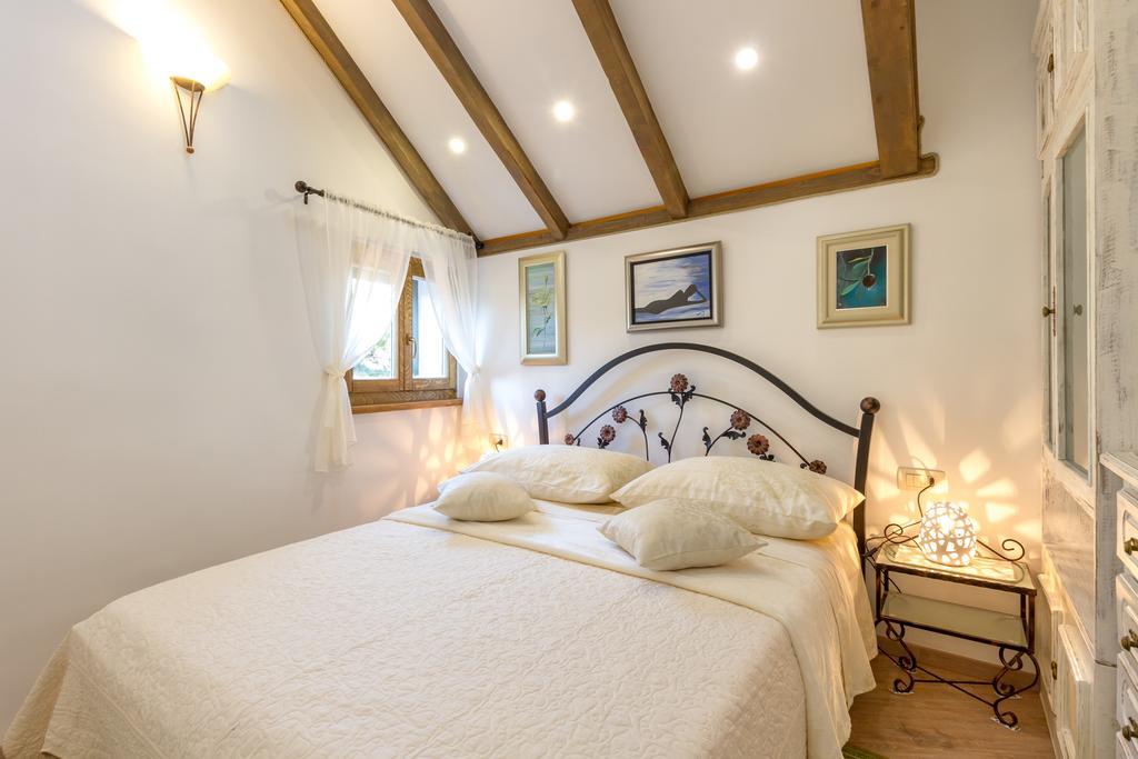 Romansa Apartment