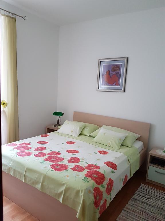 Viola Apartment Split