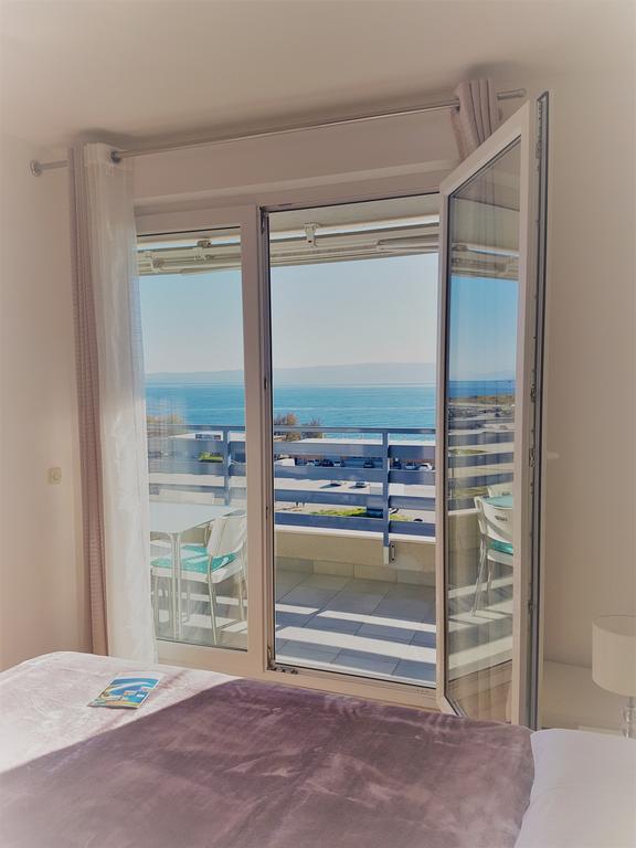 Luxury Front With Seaside View And Free Parking