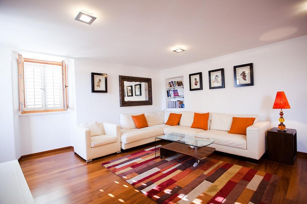 Apartment Peristil
