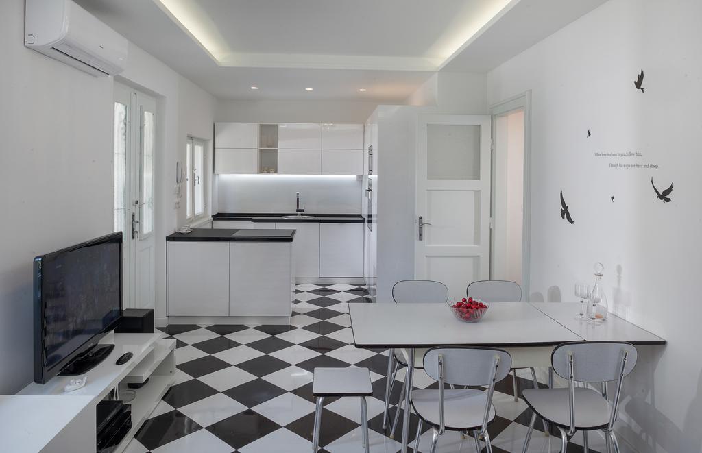 Db Interiors *