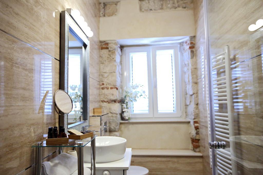 White Stone - Diocletian Palace *