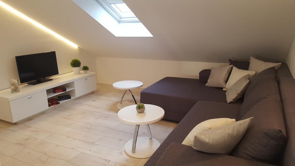 Three Roses Apartment Split