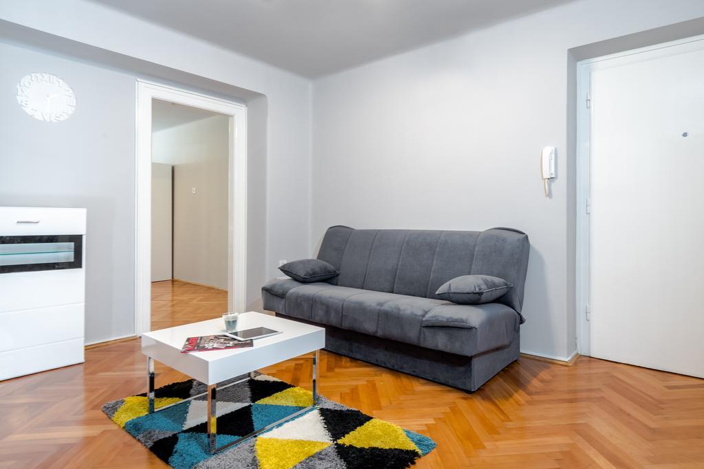 Klarina Apartment *