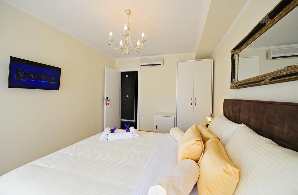 Avant Garde Luxury Rooms