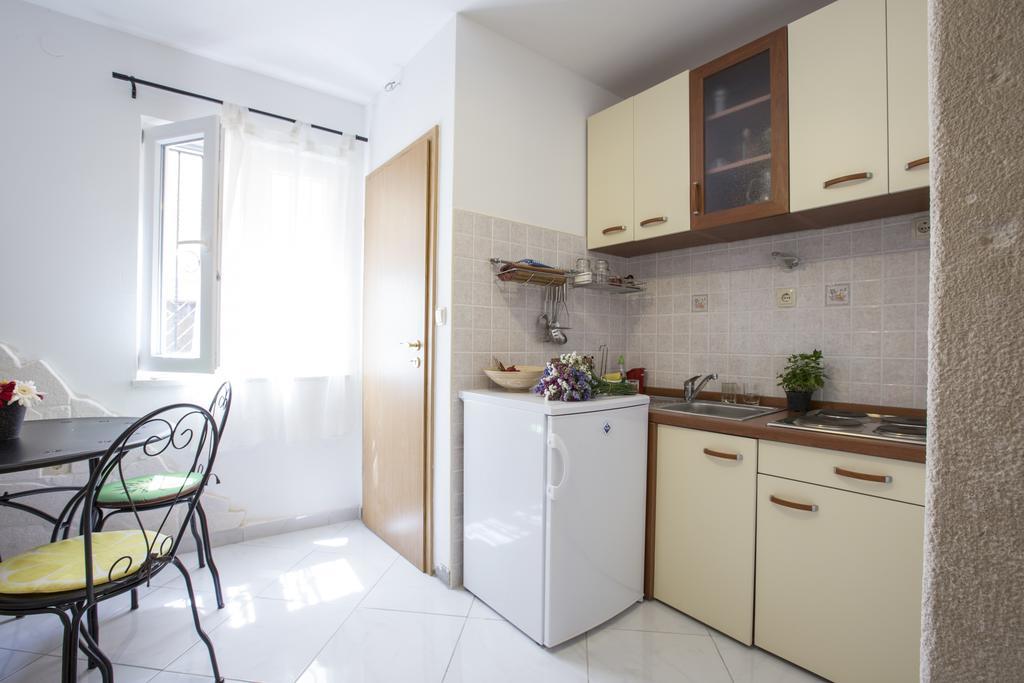 Cvita's Charming Place Apartment