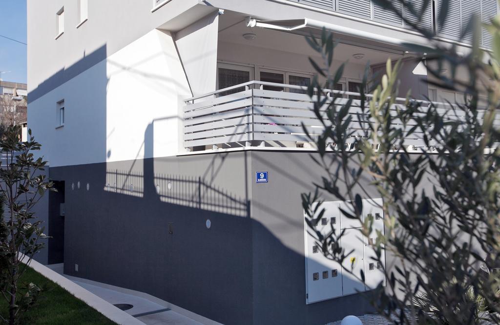 Leon Apartment Split