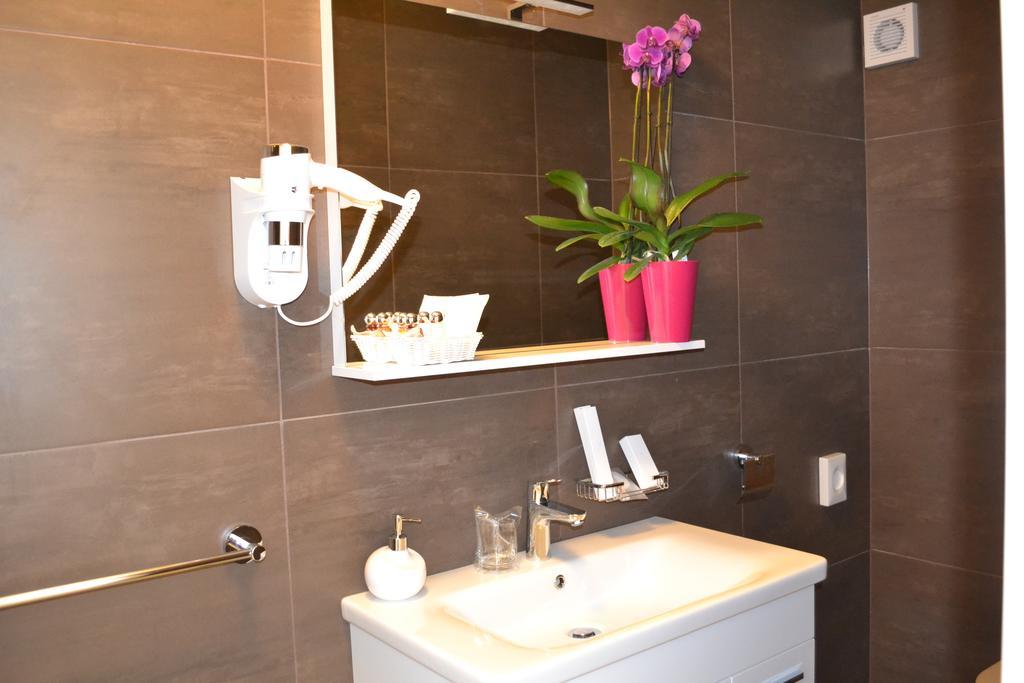 Guest house Avant Garde Luxury Rooms 4*