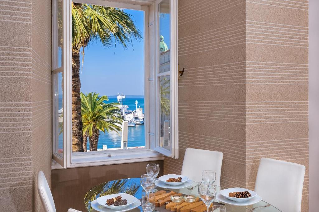 Guest house Riva Apartments 4*